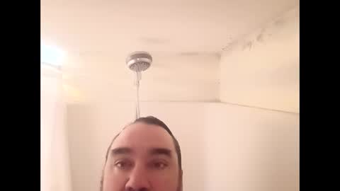 Snapshot of neverseentthatb4 chatting on March 1, 3:25 pm Matt online show from March 1, 3:25 pm