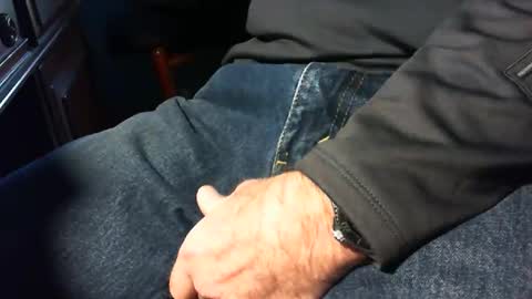 Snapshot of nevrsaynevr2000 chatting on January 27, 3:39 pm nevrsaynevr2000 online show from January 27, 3:39 pm