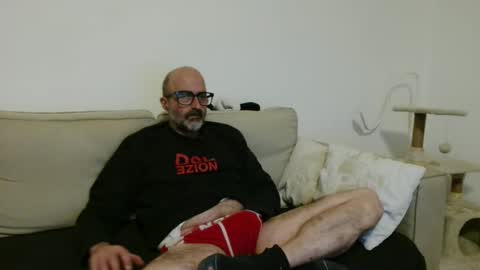 simi online show from November 22, 8:30 pm