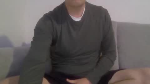 newduser06 online show from February 17, 2:19 am