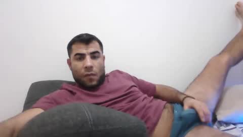 Snapshot of newworld0 chatting on December 11, 11:43 pm newworld0 online show from December 11, 11:43 pm