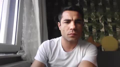 Snapshot of newworld0 chatting on March 9, 1:59 pm newworld0 online show from March 9, 1:59 pm