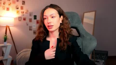 Snapshot of nexorine chatting on February 10, 11:47 am Lilly online show from February 10, 11:47 am