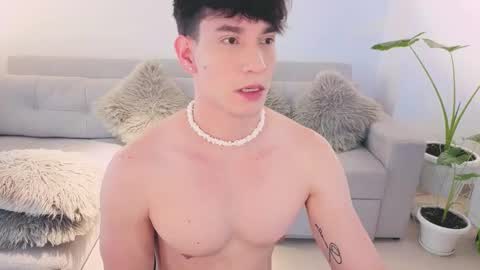 Snapshot of neythan__blaze chatting on September 18, 6:43 pm   online show from September 18, 6:43 pm