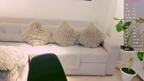 Snapshot of neythan__blaze chatting on October 5, 9:24 pm   online show from October 5, 9:24 pm