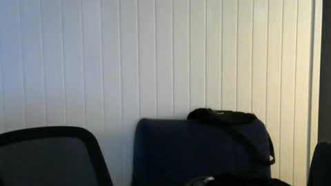 Snapshot of nezvers chatting on January 8, 4:22 pm YouPick online show from January 8, 4:22 pm