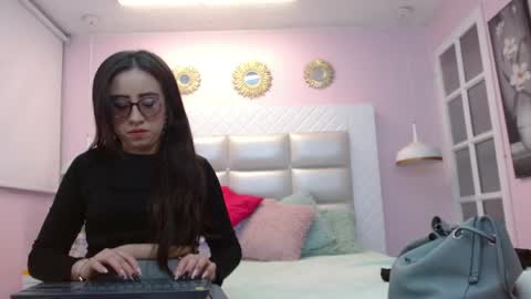 nezzukoo online show from May 25, 7:09 pm
