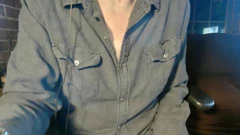 Snapshot of nfgwholoves2cum chatting on January 4, 1:21 am NFG  Nice Friendly Guy  Dick online show from January 4, 1:21 am