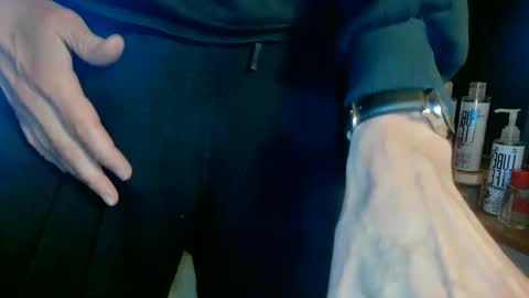 Snapshot of nfgwholoves2cum chatting on January 25, 1:32 am NFG  Nice Friendly Guy  Dick online show from January 25, 1:32 am