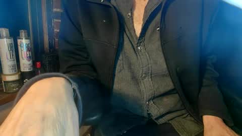 Snapshot of nfgwholoves2cum chatting on January 29, 10:53 pm NFG  Nice Friendly Guy  Dick online show from January 29, 10:53 pm