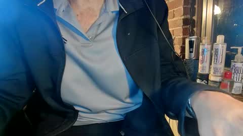 Snapshot of nfgwholoves2cum chatting on January 31, 11:45 pm NFG  Nice Friendly Guy  Dick online show from January 31, 11:45 pm
