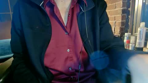 Snapshot of nfgwholoves2cum chatting on February 14, 10:58 pm NFG  Nice Friendly Guy  Dick online show from February 14, 10:58 pm