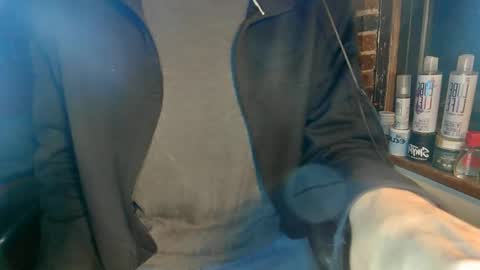 Snapshot of nfgwholoves2cum chatting on February 25, 2:36 am NFG  Nice Friendly Guy  Dick online show from February 25, 2:36 am