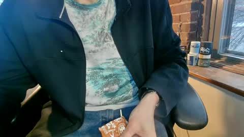 Snapshot of nfgwholoves2cum chatting on February 27, 10:31 pm NFG  Nice Friendly Guy  Dick online show from February 27, 10:31 pm