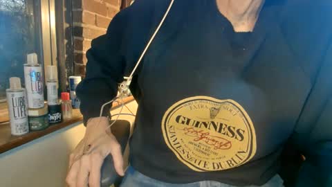 Snapshot of nfgwholoves2cum chatting on March 3, 11:03 pm NFG  Nice Friendly Guy  Dick online show from March 3, 11:03 pm