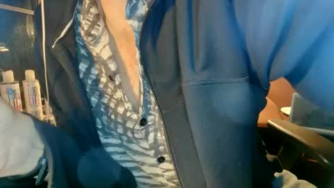 Snapshot of nfgwholoves2cum chatting on March 8, 12:00 am NFG  Nice Friendly Guy  Dick online show from March 8, 12:00 am