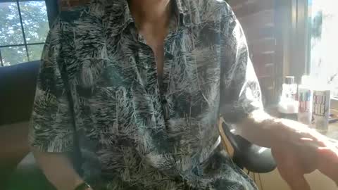Snapshot of nfgwholoves2cum chatting on October 3, 9:12 pm NFG  Nice Friendly Guy  Dick online show from October 3, 9:12 pm