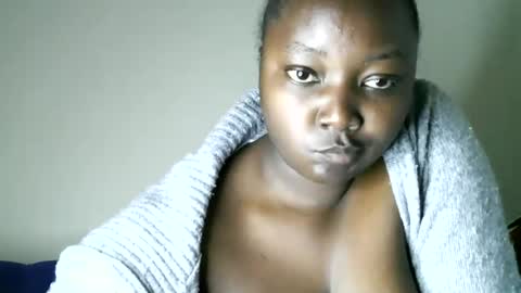 Snapshot of nge387170 chatting on July 7, 6:47 am nge387170 online show from July 7, 6:47 am
