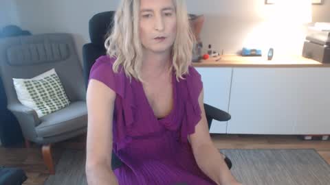 Alia Sparkles online show from February 18, 8:05 am