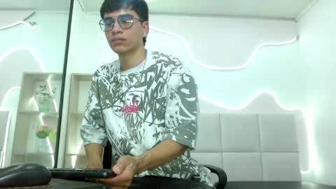NhicolasMuller online show from July 24, 1:47 am