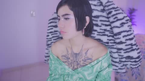 Snapshot of nia_mitsuki chatting on December 20, 9:50 pm samanta online show from December 20, 9:50 pm