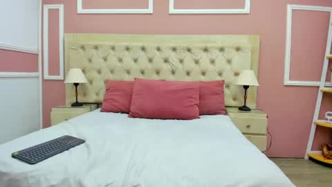 Snapshot of nia_taylorx chatting on May 30, 9:45 pm nia_taylorx online show from May 30, 9:45 pm