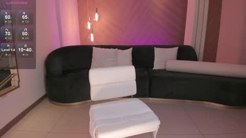 SQUIRTER DOLL    online show from December 11, 10:38 pm