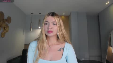 Snapshot of niaholland chatting on March 14, 7:19 pm SQUIRTER DOLL online show from March 14, 7:19 pm
