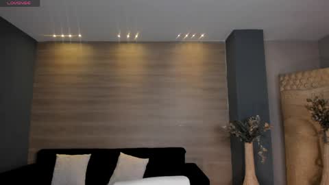 Snapshot of niaholland chatting on May 11, 6:38 pm SQUIRTER DOLL online show from May 11, 6:38 pm
