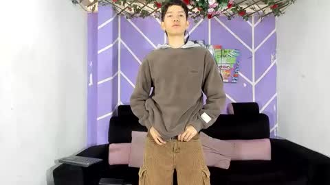 Snapshot of nice_boys11 chatting on May 25, 1:17 pm nice_boys11 online show from May 25, 1:17 pm