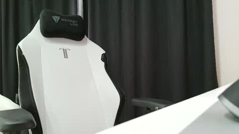 Snapshot of nice_dicknballs chatting on May 31, 6:42 pm nice_dicknballs online show from May 31, 6:42 pm