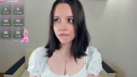 Snapshot of nice_kisss chatting on December 29, 2:42 pm Alice online show from December 29, 2:42 pm
