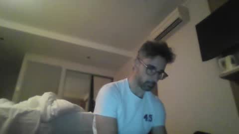 nicefrenchguy79 online show from November 20, 6:24 am