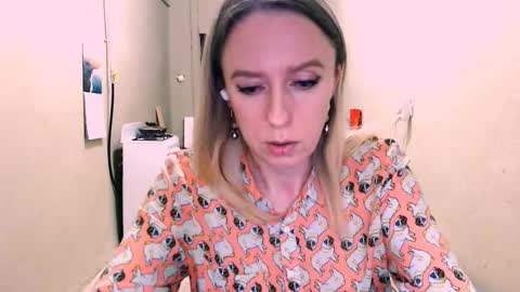 Snapshot of nicekat chatting on March 28, 9:25 pm Kathrine online show from March 28, 9:25 pm