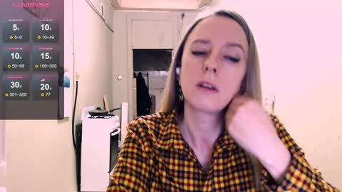 Snapshot of nicekat chatting on April 3, 8:18 pm Kathrine online show from April 3, 8:18 pm