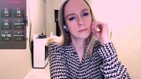 Snapshot of nicekat chatting on April 12, 10:48 pm Kathrine online show from April 12, 10:48 pm