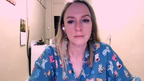 Snapshot of nicekat chatting on June 21, 7:16 pm Kathrine online show from June 21, 7:16 pm