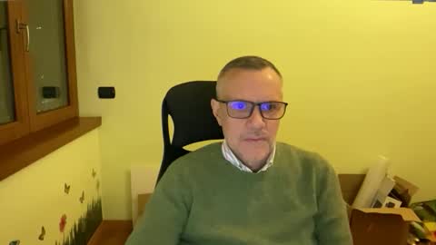 Snapshot of niceshy_71 chatting on November 28, 7:16 pm Andrew online show from November 28, 7:16 pm