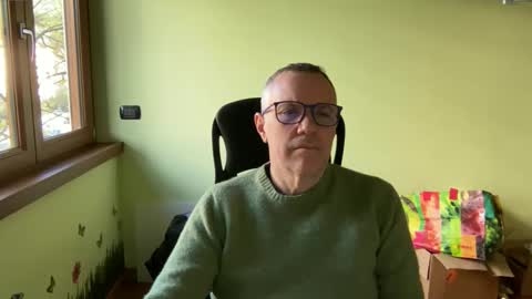 Snapshot of niceshy_71 chatting on December 2, 10:31 am Andrew online show from December 2, 10:31 am