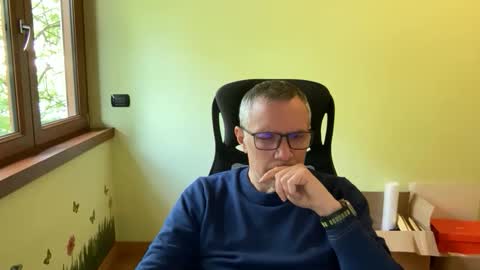 Snapshot of niceshy_71 chatting on April 16, 3:46 pm Andrew online show from April 16, 3:46 pm