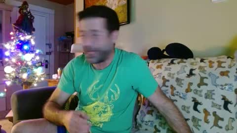 Snapshot of nichous77 chatting on December 19, 12:45 am Nick online show from December 19, 12:45 am