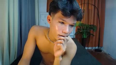 Snapshot of nick_cummer12 chatting on January 10, 5:53 am JAKE online show from January 10, 5:53 am