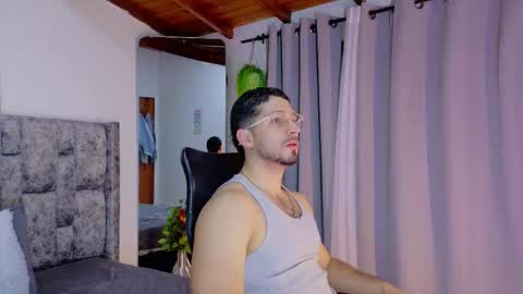 Snapshot of nick_moss_ chatting on February 25, 10:25 am nick_moss_ online show from February 25, 10:25 am