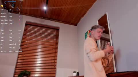 Nick  online show from October 27, 12:42 pm