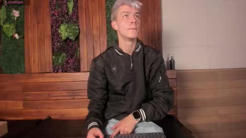 Nick  online show from December 19, 12:23 pm