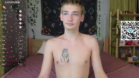Snapshot of nick_win chatting on November 28, 8:11 pm Nick online show from November 28, 8:11 pm