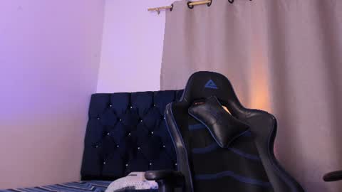 Snapshot of nick_zackk chatting on July 11, 9:05 pm nick_zackk online show from July 11, 9:05 pm