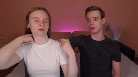 Snapshot of nickandmolly chatting on February 17, 12:59 pm nick and molly online show from February 17, 12:59 pm