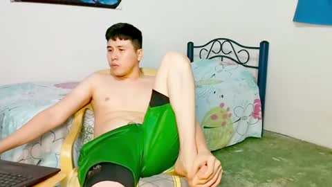 Snapshot of nickk_wolff chatting on July 6, 11:40 pm Nickk Wolff online show from July 6, 11:40 pm
