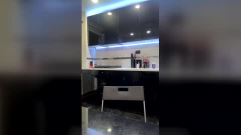 Julian online show from February 21, 1:28 am